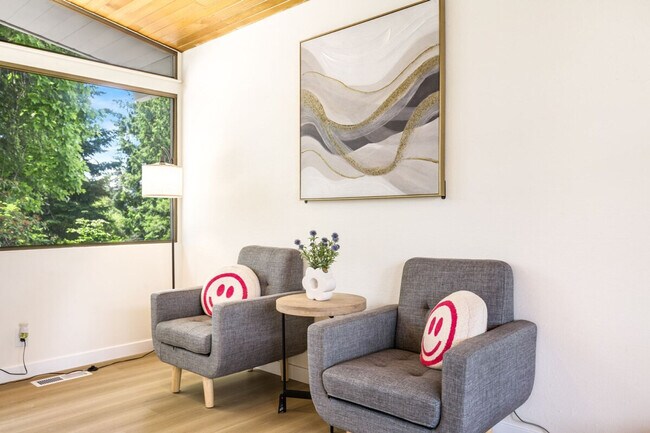 Foto del edificio - 12527 SE 52nd St