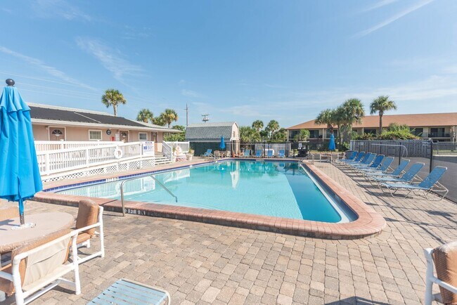 Building Photo - Escape to paradise at this vibrant Cocoa Beach condo!