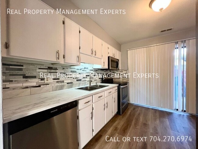 Photo - 7844 Hummingbird Ln Townhome