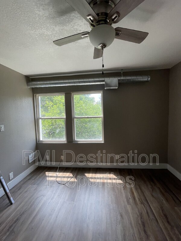 Building Photo - 4105 Linwood Blvd