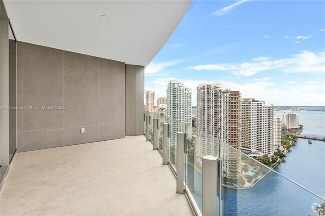 Building Photo - 300 Biscayne Boulevard Way