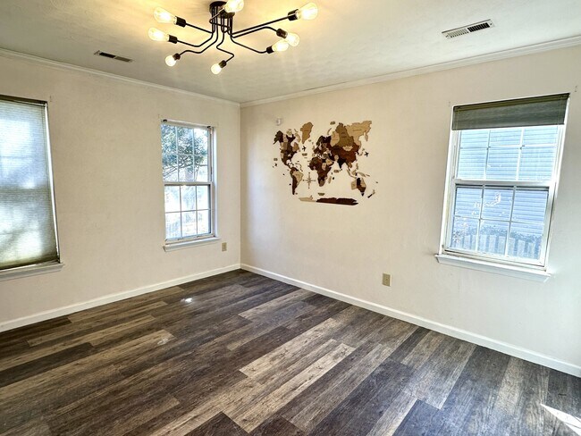Foto del edificio - 9385 Pine Tree Rd