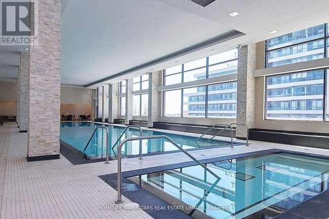 Building Photo - 2220-2220 Lake Shore Blvd W