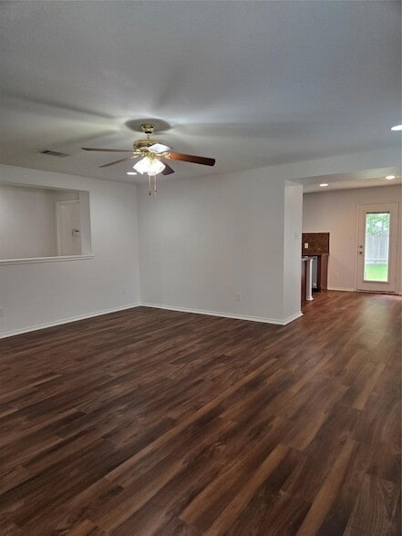 Foto del edificio - 1124 Hyde Park Dr