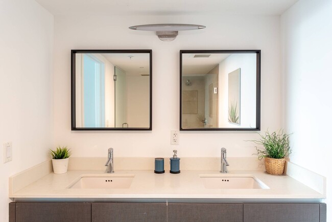 Dual sink bathroom - 6620 Indian Creek Dr