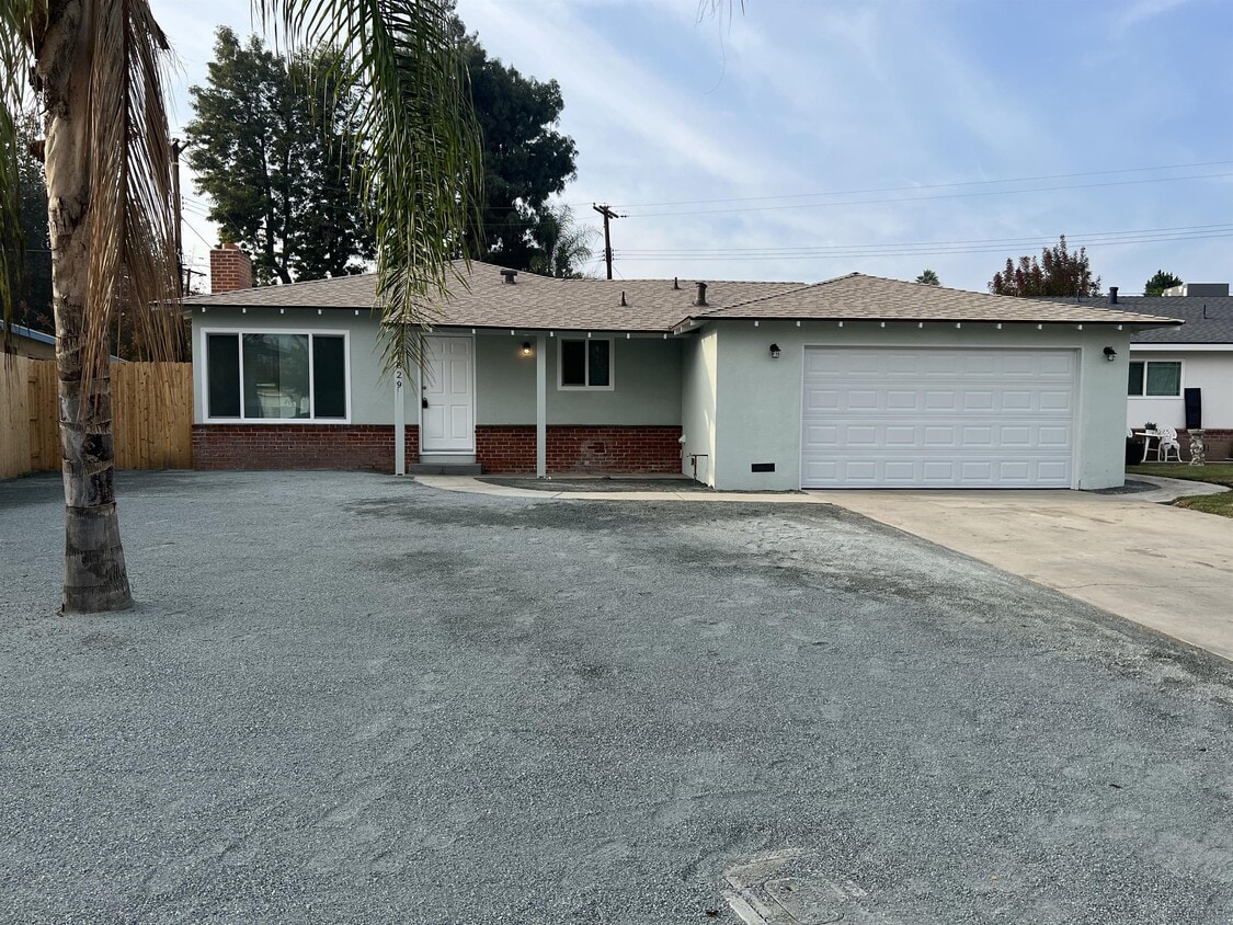 1829 S Madsen St, Visalia, CA 93277 House Rental in Visalia, CA