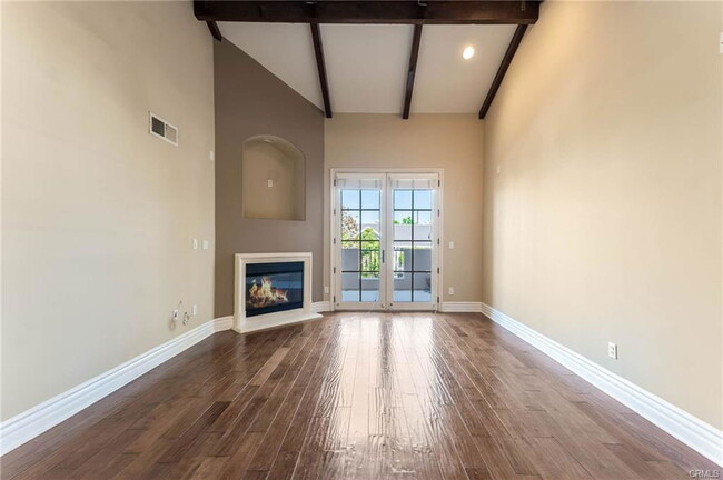 Foto del edificio - 10618 Woodbridge St