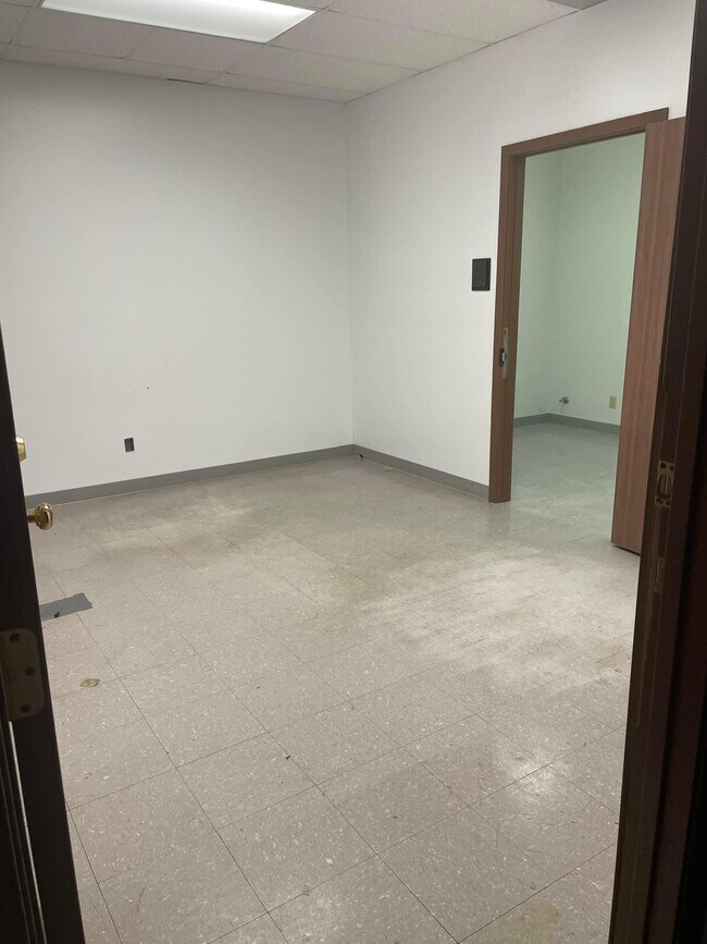 Double Suite $500 per month - 1114 Taylor St