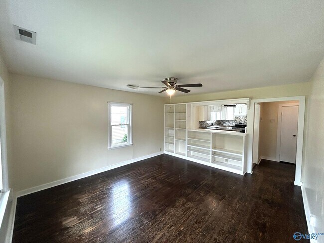 Foto del edificio - 1411 Halsey Ave NE