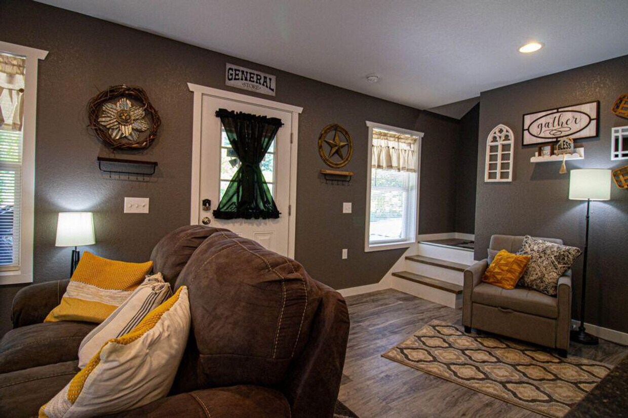 Foto principal - 642 Gladdens Creek Rd