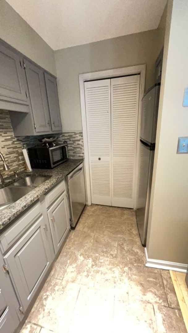 Foto del edificio - 1201 Tiffany Ln