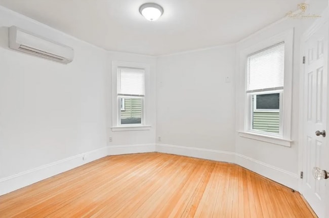Building Photo - 122 Elmgrove Ave