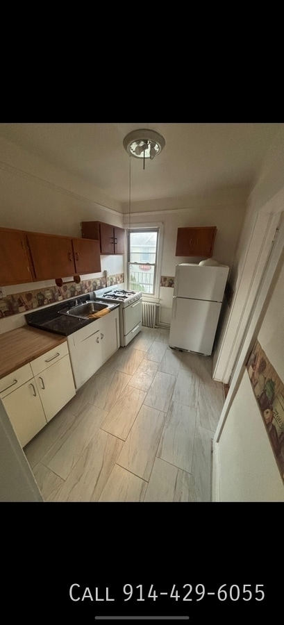 Building Photo - 383 Ashford Ave