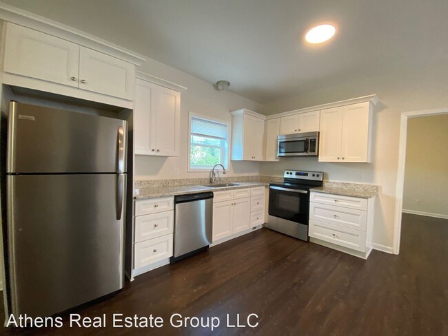 Building Photo - 5 br, 5.5 bath House - 484 First Street