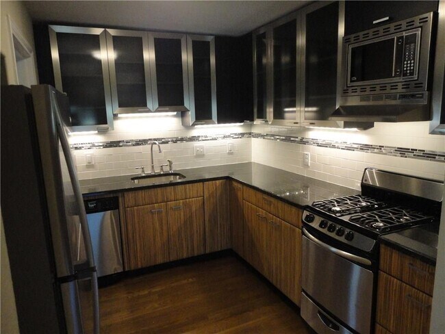 Foto del edificio - 3311 Speedway