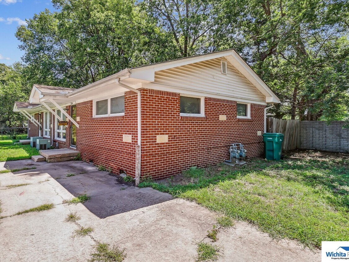 Primary Photo - 2244 S. Wichita