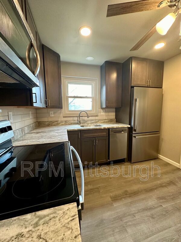 Photo - 400 Ashton Ave House