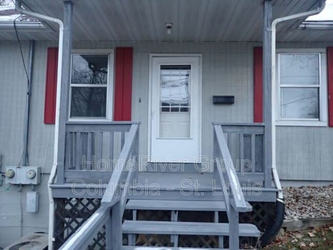 Building Photo - 900 Dockery St