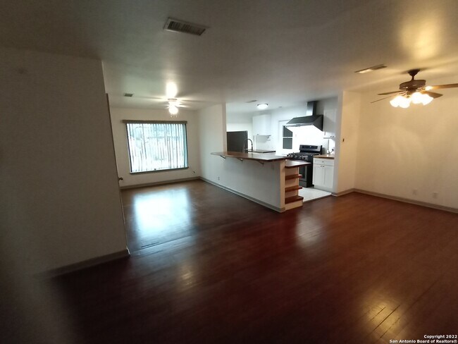 Foto del edificio - 342 Barbara Dr