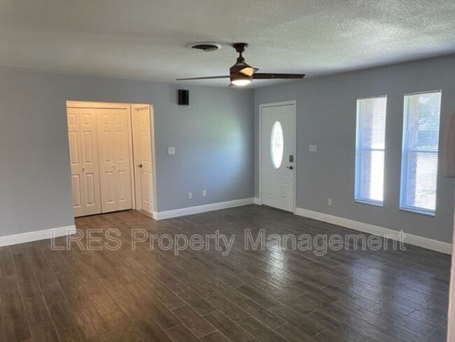 Building Photo - 7116 Nathan Ct