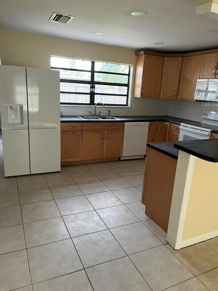 Building Photo - 9167 Birmingham Dr