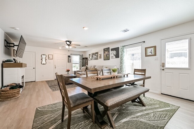 Foto del edificio - 138 Austin Rd