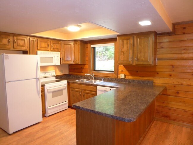 Foto del edificio - 10903 Mendenhall Loop Rd