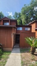Building Photo - 5752 SW 8th Pl