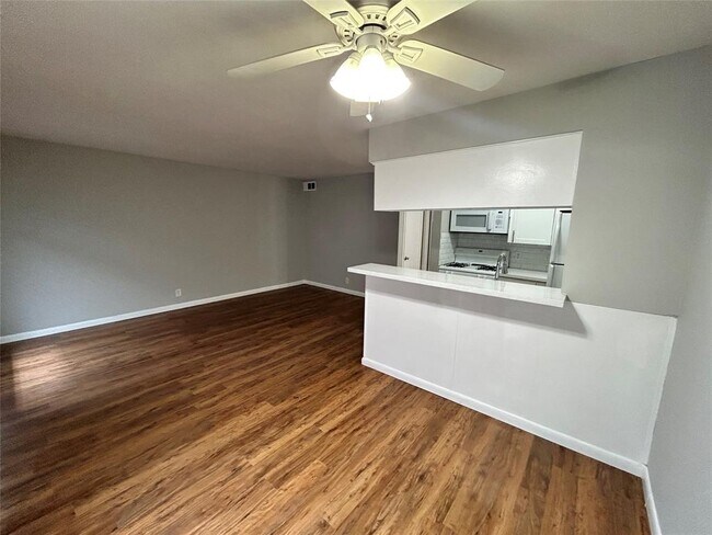 Foto del edificio - 1401 Kipling St