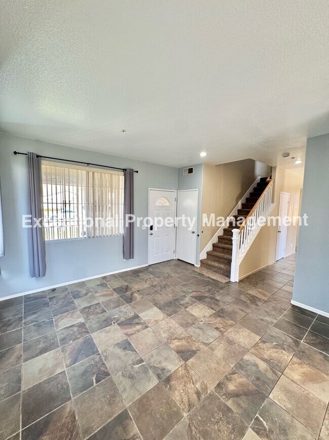 Foto del edificio - Ready to move in 3 bed 3 bath home