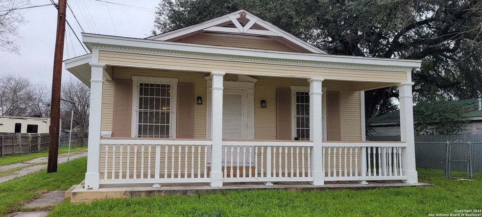 Primary Photo - 2008 S Olive St