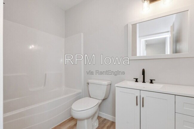 Foto del edificio - 6810 Bright St