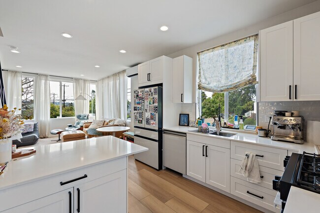 Foto del edificio - 718 NW 60th St