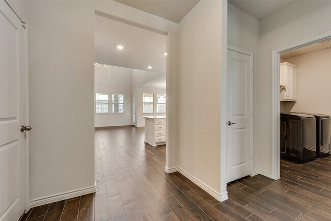 Building Photo - 2085 Tahoka Ln