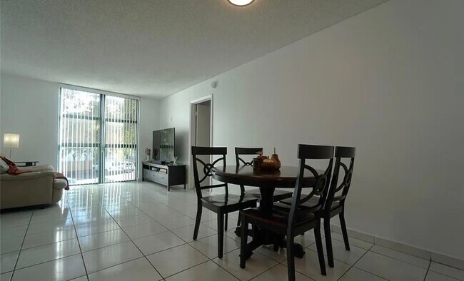Foto del edificio - 2055 SW 122nd Ave