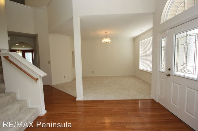 Building Photo - 9290 Kings Landing Ln