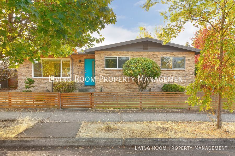 Large MidCentury Stunner in Mt ScottArleta House for Rent in