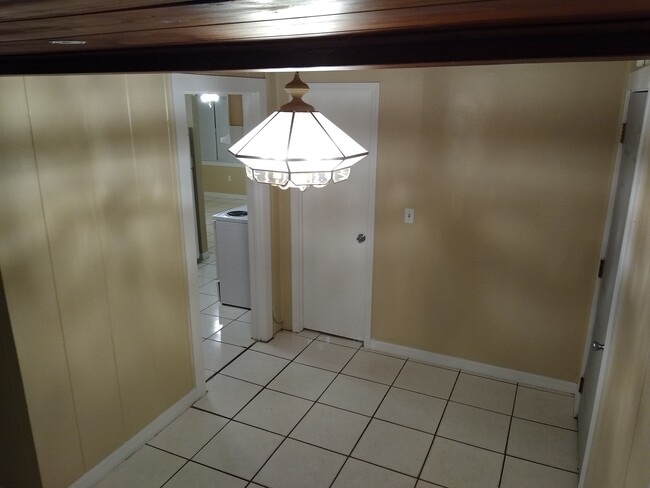 Dining Room - 815 Bay St