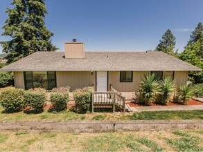 Building Photo - 2056 Linnell Ave