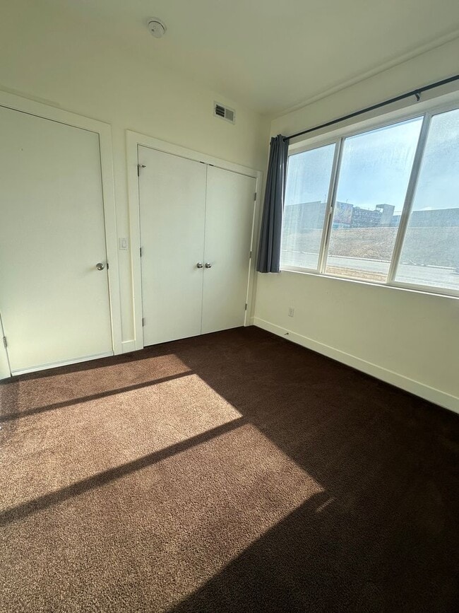 Building Photo - GORGEOUS Home!!!!