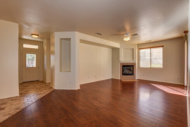 Foto del edificio - Upgraded 3 bed 2 bath StoneRidge Beauty!