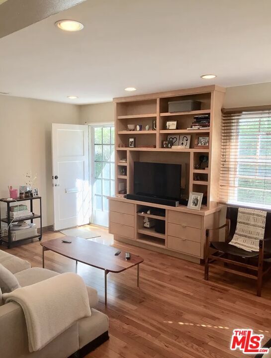 Foto del edificio - 2329 Clark Ave