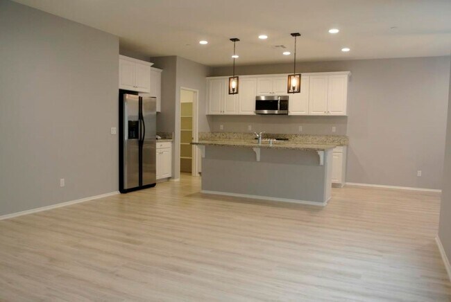 Foto del edificio - 3Bed/2.5Bath Home in Horse Creek Ridge Com...
