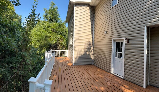 Cubierta - 1381 Randall St