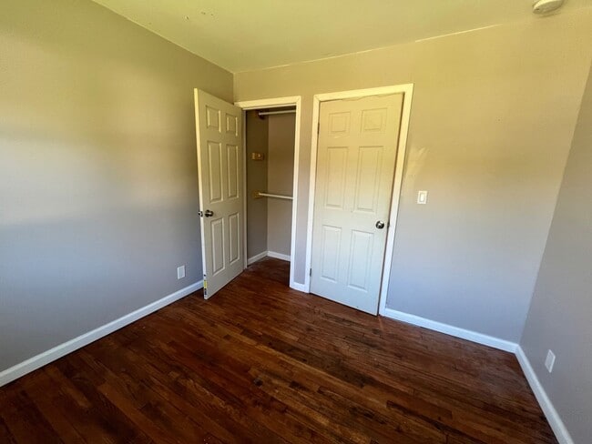 Building Photo - 5836-5840-5840 Glendora Rd