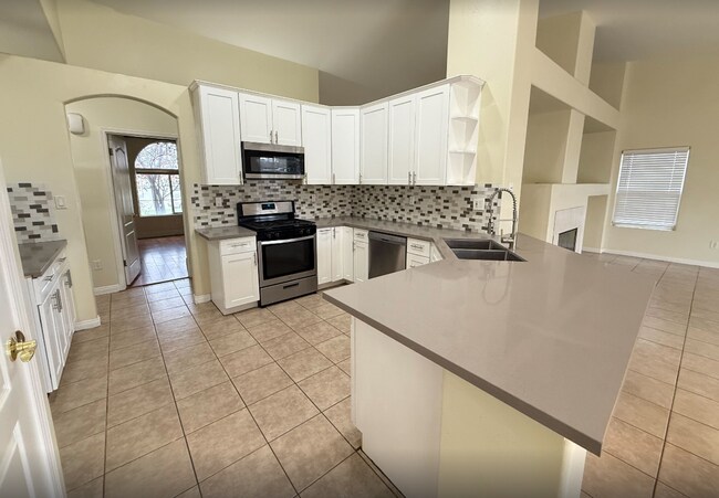 Foto del edificio - Available Now