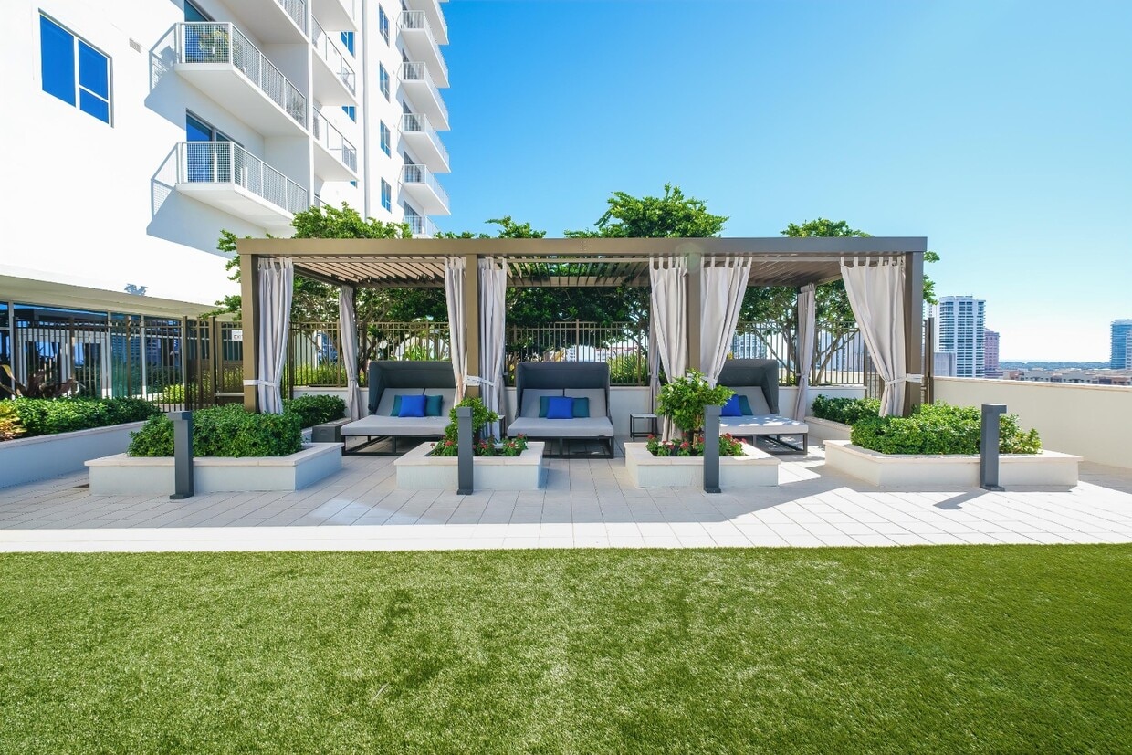 Primary Photo - ParkLine Palm Beaches