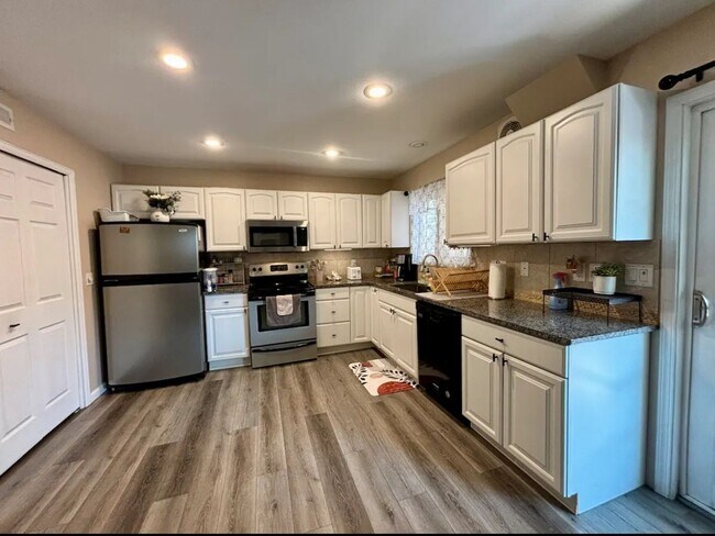 Foto del edificio - 3 Bedroom Townhome in Denver