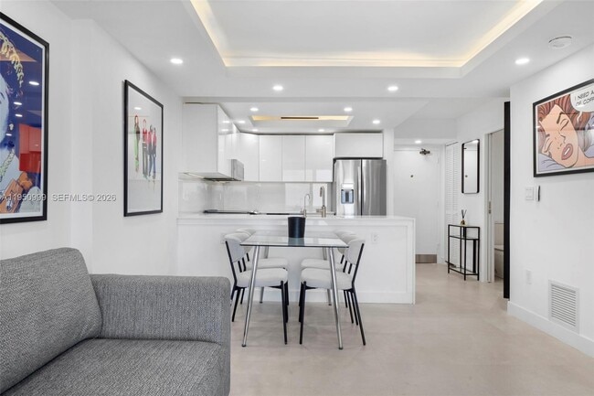 Building Photo - 345 Ocean Dr