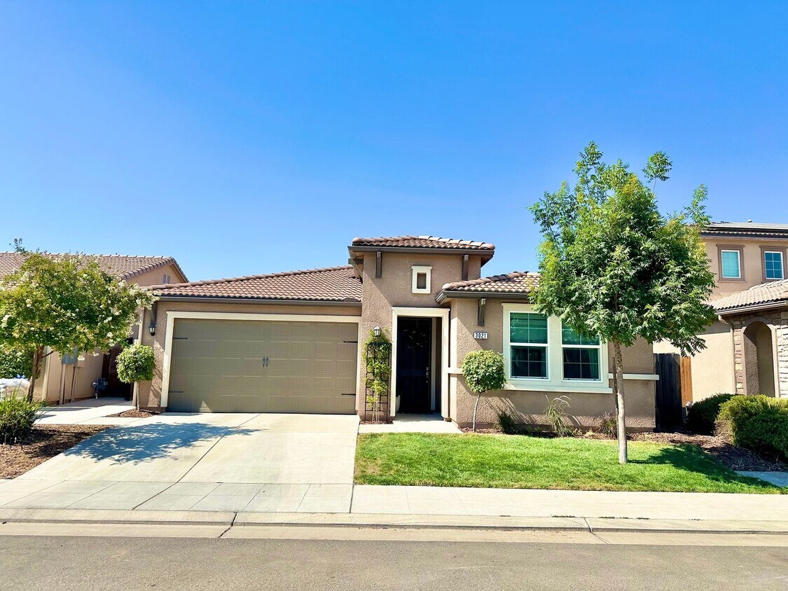 Foto principal - North Clovis 3/3 with Bonus Room and Pool